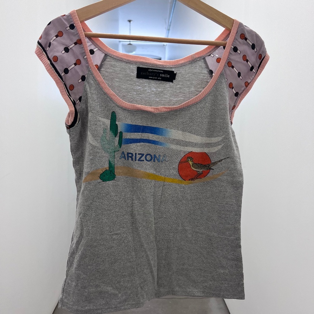 arizona print gray t shirt with silk sleeves